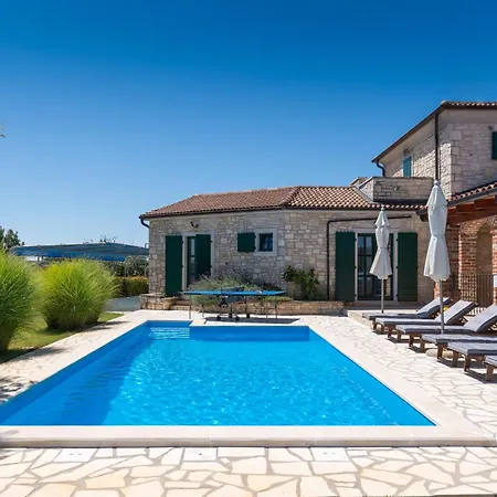 Landhausvilla Mit Panoramablick Und Garten Дом отдыха