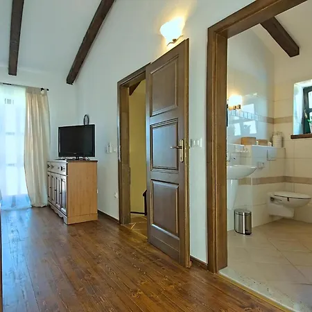 Landhausvilla Mit Panoramablick Und Garten *