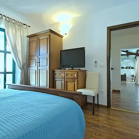 別荘 Landhausvilla Mit Panoramablick Und Garten Baldaši