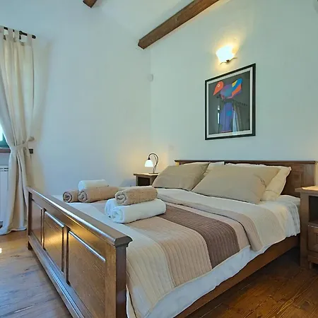 Landhausvilla Mit Panoramablick Und Garten 別荘