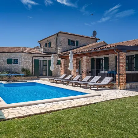 別荘 Landhausvilla Mit Panoramablick Und Garten *
